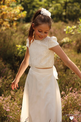 FA-D9-95-48-ED-C0-46-08-EB-36-35-F9-76-3D-36-87