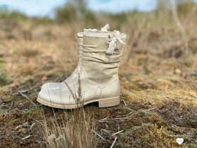 LAARSJES BIESJE KANT